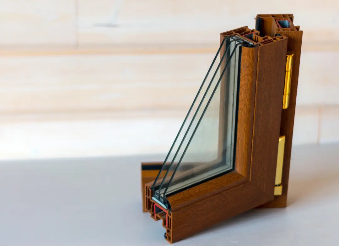 Installation de fenêtre en bois sur mesure Marans